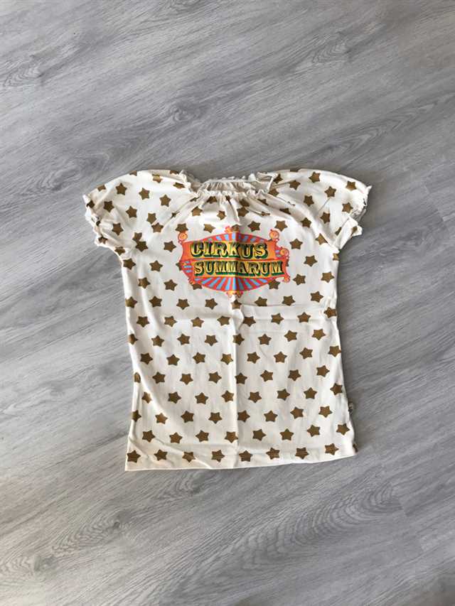 Køb summarum T shirt i størrelse 134 på Reshopper · Shop secondhand børn, mor og bolig