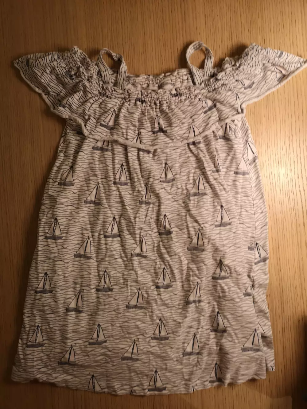 Friboo kjole i størrelse 110 af Christina på Reshopper · Shop secondhand til børn, mor bolig