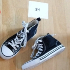 Køb Seje sko Converse kopi i størrelse af Janni på Reshopper · Shop secondhand børn, mor og