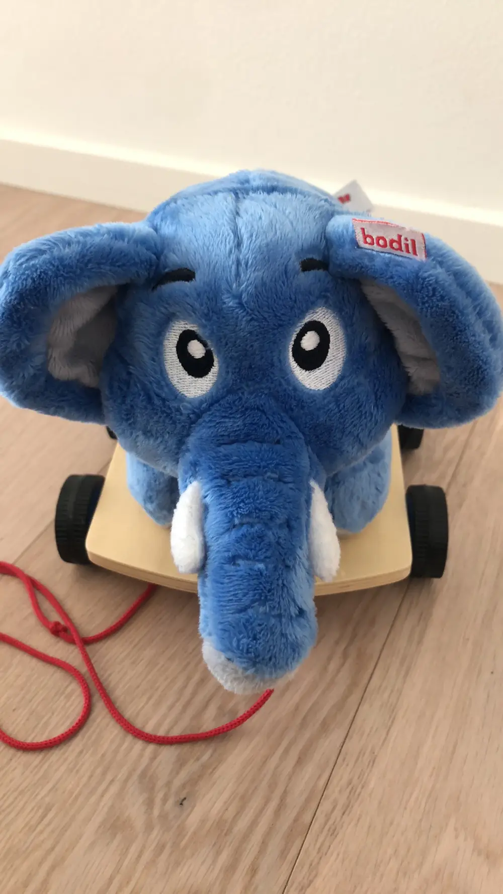 KREA Bodil elefant på hjul af Jane Reshopper Shop til børn, mor og bolig