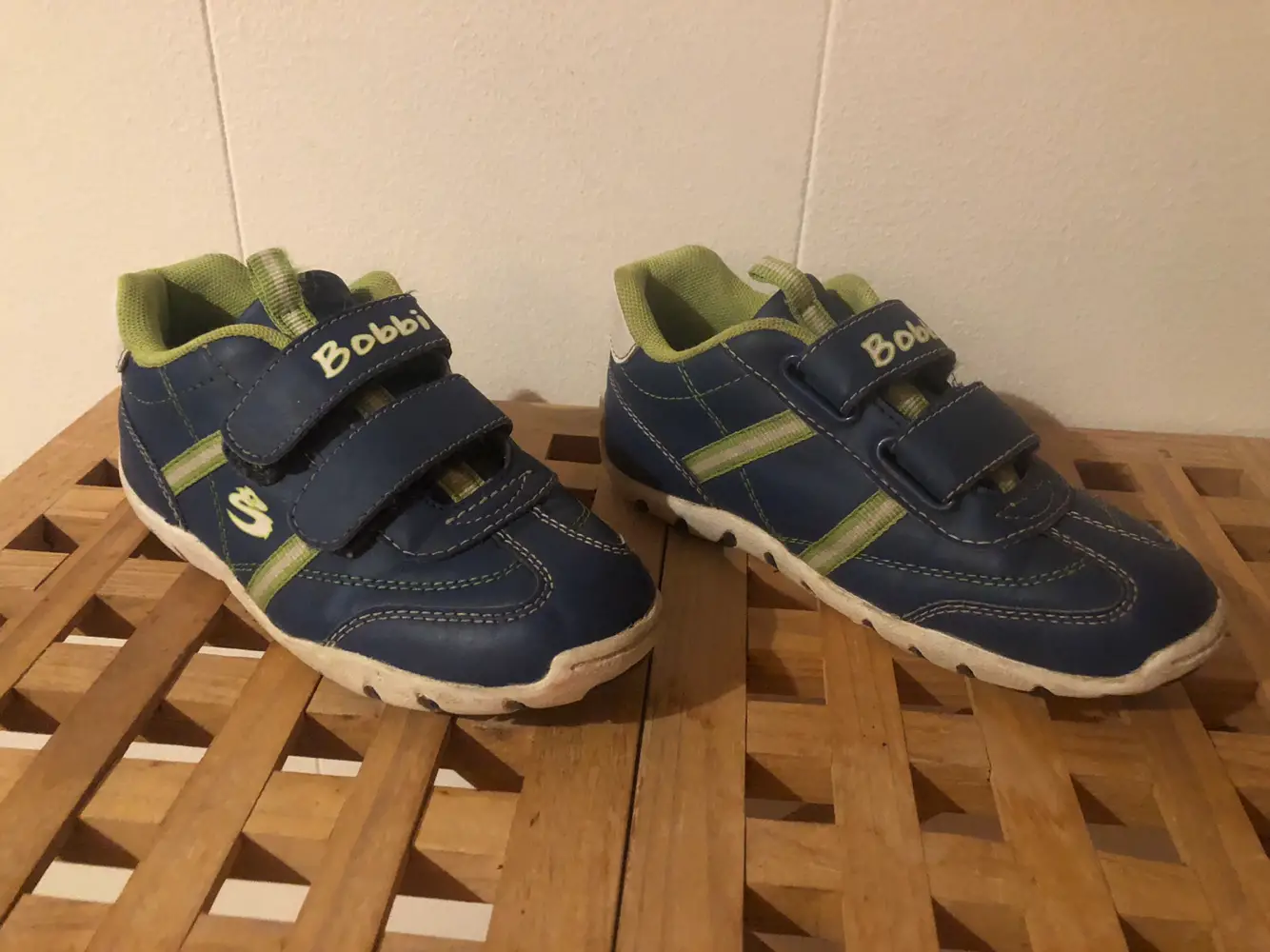 Køb Bobbi Shoes Sports/kondisko størrelse 30 af Birgitte Reshopper · Shop til mor og bolig