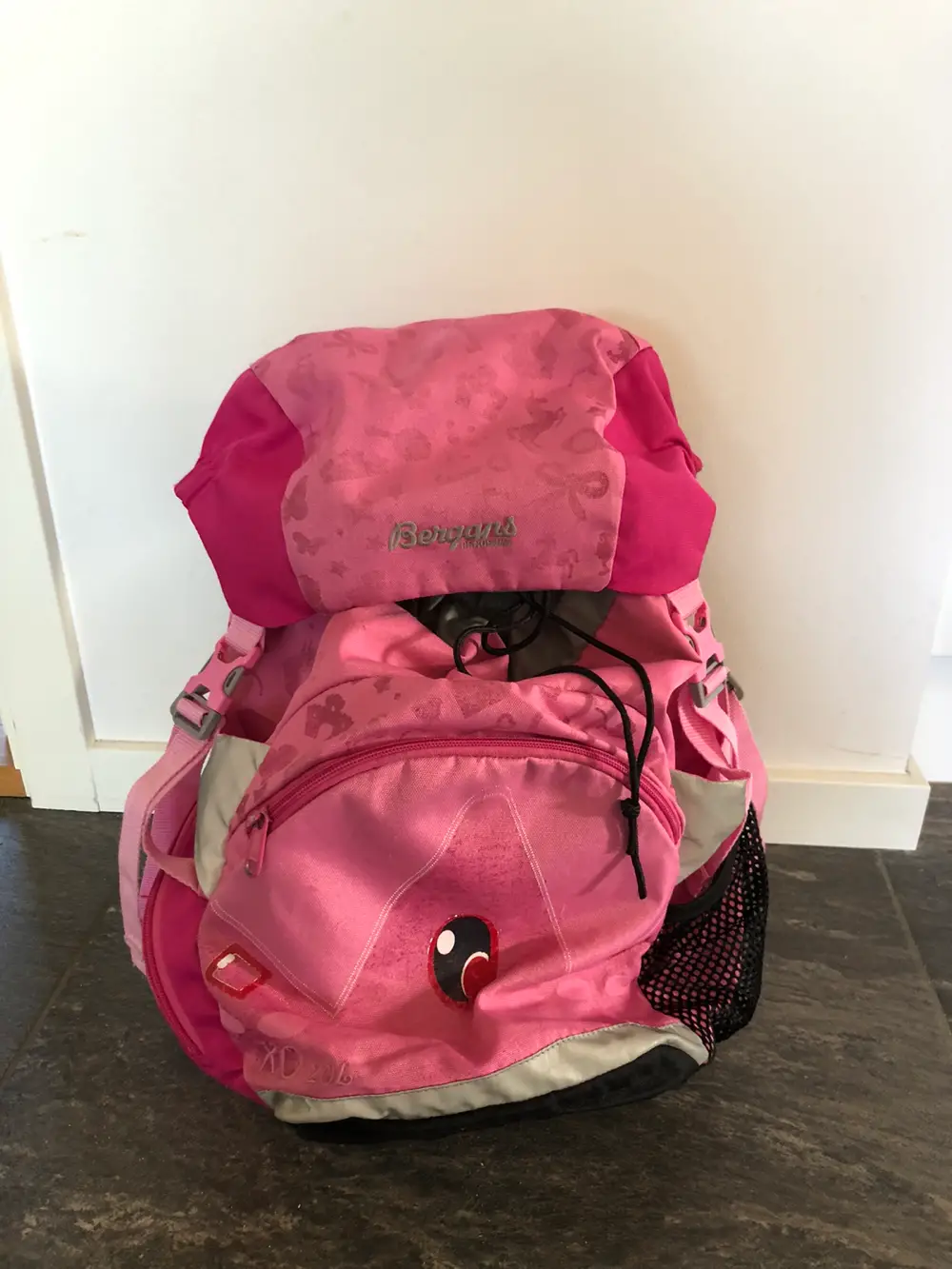 Køb Bergans Skoletaske af Louise på Reshopper · Shop secondhand til mor og bolig