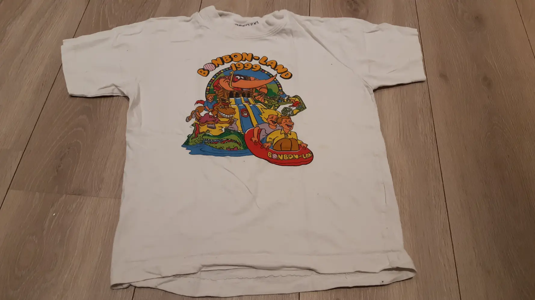 Hammer Krydderi værst Køb Bonbonland T-shirt i størrelse 110 af Karina Stawitzki på Reshopper ·  Shop secondhand til børn, mor og bolig