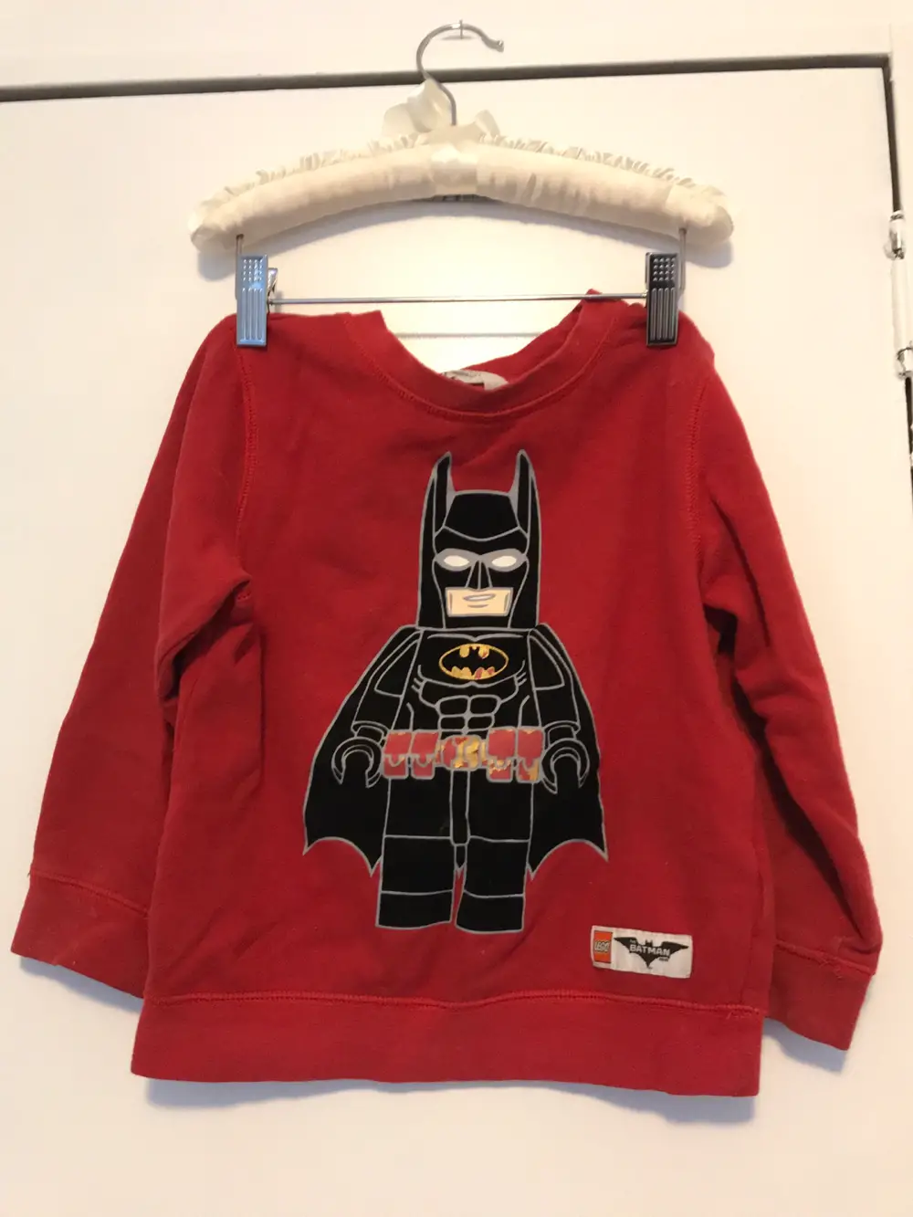 H&M Trøje Batman i størrelse 110 af på Reshopper secondhand til børn, mor og bolig