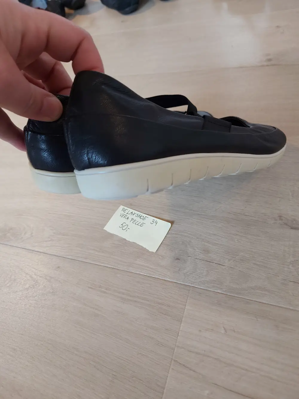 tromme vil beslutte foder Køb Vera pelle Sko sandaler i størrelse 39 af Kate på Reshopper · Shop  secondhand til børn, mor og bolig