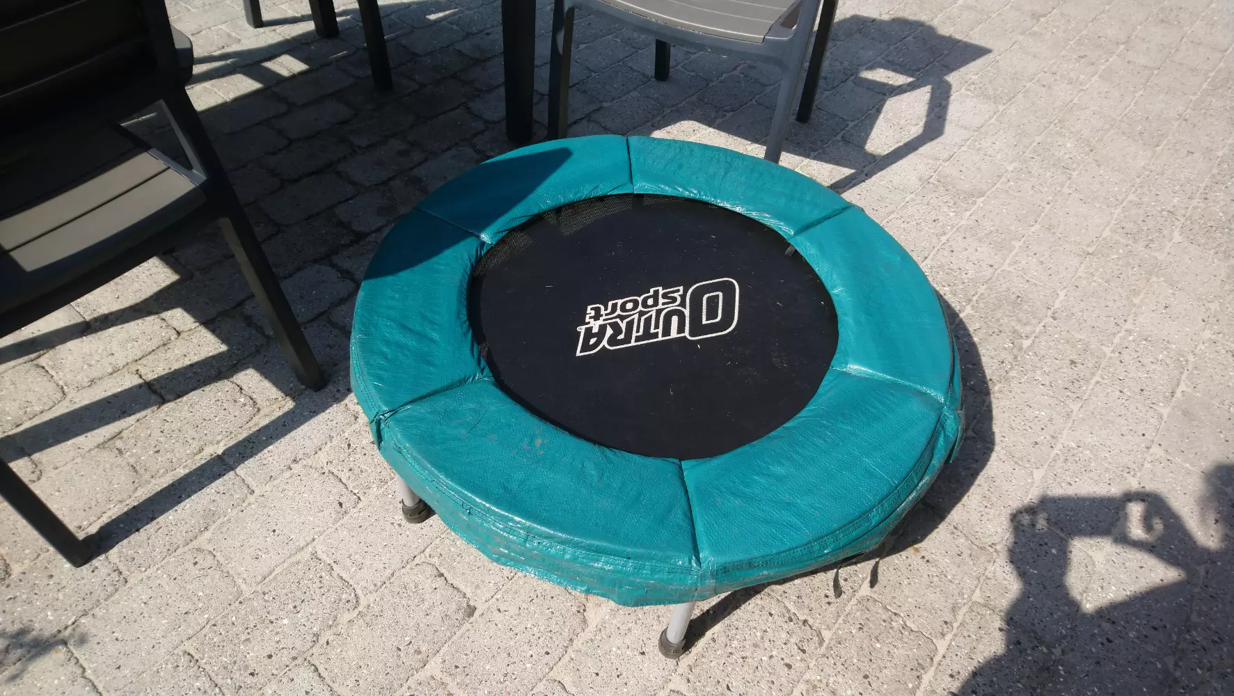 Køb OUTRA SPORT trampolin af Sofie på Reshopper · Shop secondhand til børn, mor og bolig