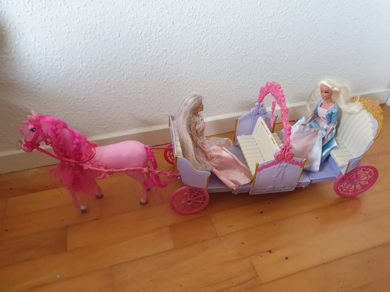 Køb Barbie Heste karet af Janne på Reshopper · Shop secondhand børn, mor og bolig