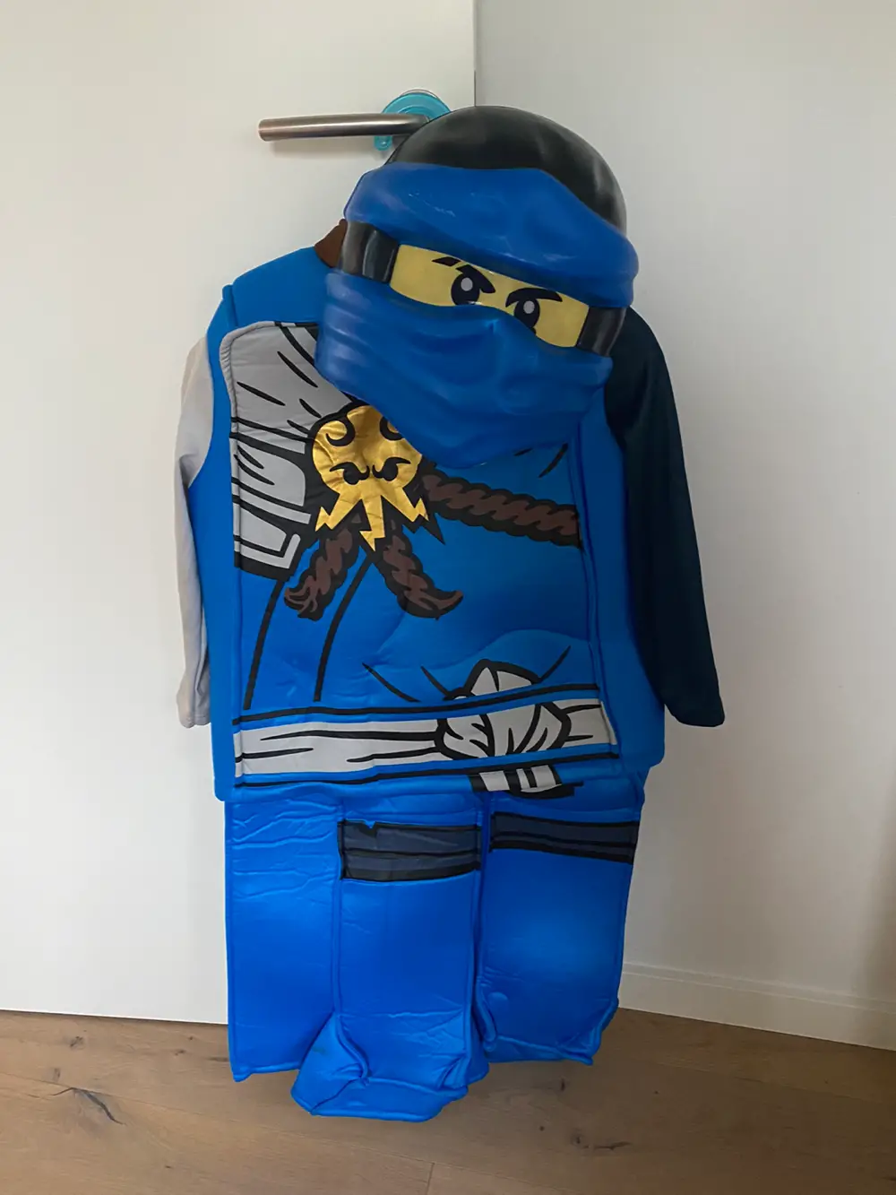 tyv Burma Metal linje Køb Lego - Ninjago Kostume af Sabrina på Reshopper · Shop secondhand til  børn, mor og bolig