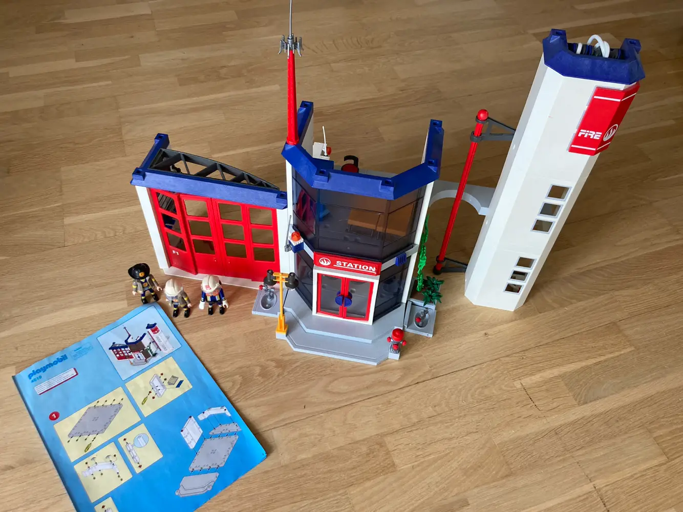 filosofisk hjælpeløshed drøm Køb Playmobil Brandstation af Marianne på Reshopper · Shop secondhand til  børn, mor og bolig