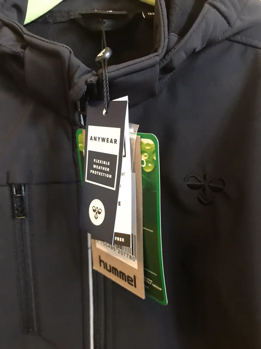 ven hobby Professor Køb Hummel Softshell jakke i størrelse 122 af Vicky på Reshopper · Shop  secondhand til børn, mor og bolig