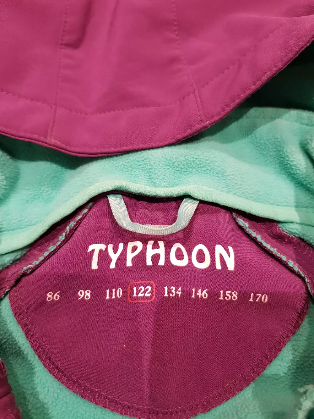 Køb Typhoon Softshell jakke størrelse 122 af Maria på Reshopper · Shop secondhand til børn, mor og bolig