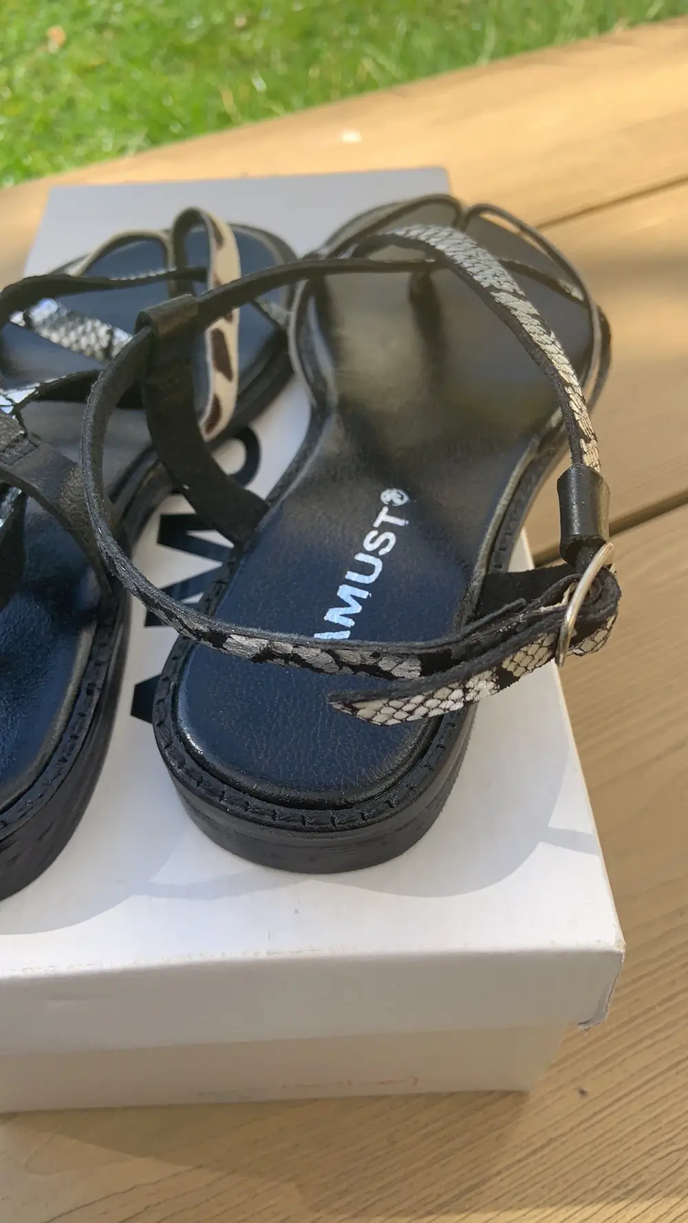 Tilslutte slank Fleksibel Køb Amust Sandaler i størrelse 36 af Irene på Reshopper · Shop secondhand  til børn, mor og bolig