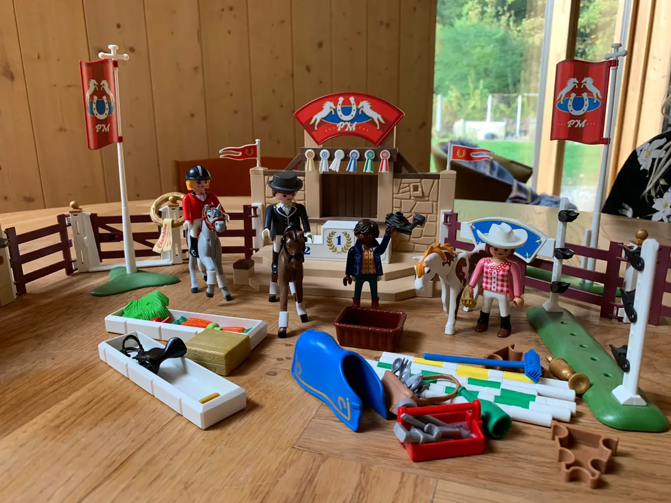 prinsesse Stor mængde Afslag Køb Playmobil rideskole af Lisbet på Reshopper · Shop secondhand til børn,  mor og bolig