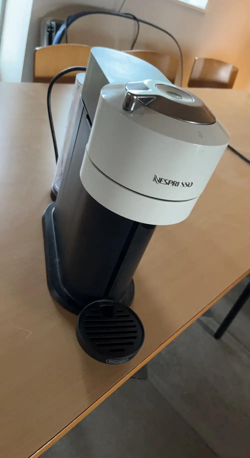 sammenbrud trappe smog Køb Nespresso VertuoPlus kaffemaskine af Anders på Reshopper · Shop  secondhand til børn, mor og bolig