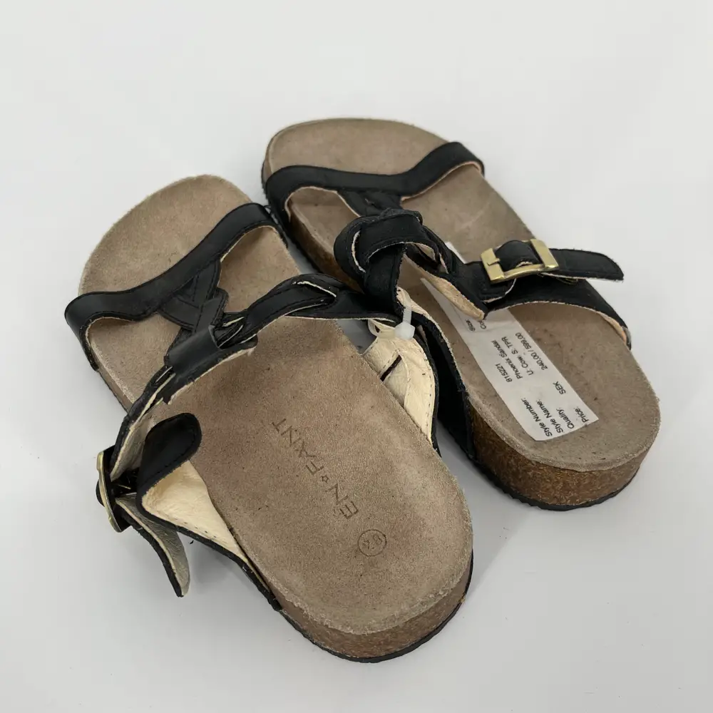 Køb EN FANT Sandaler i størrelse 28 af Louise på Reshopper · Shop secondhand til børn, og bolig