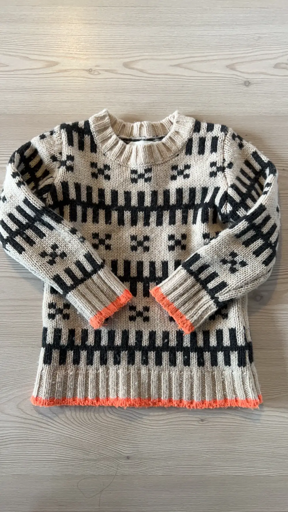 Køb Mads Nørgaard Uld trøje i 116 af Pernille på Reshopper · Shop secondhand børn, mor og bolig
