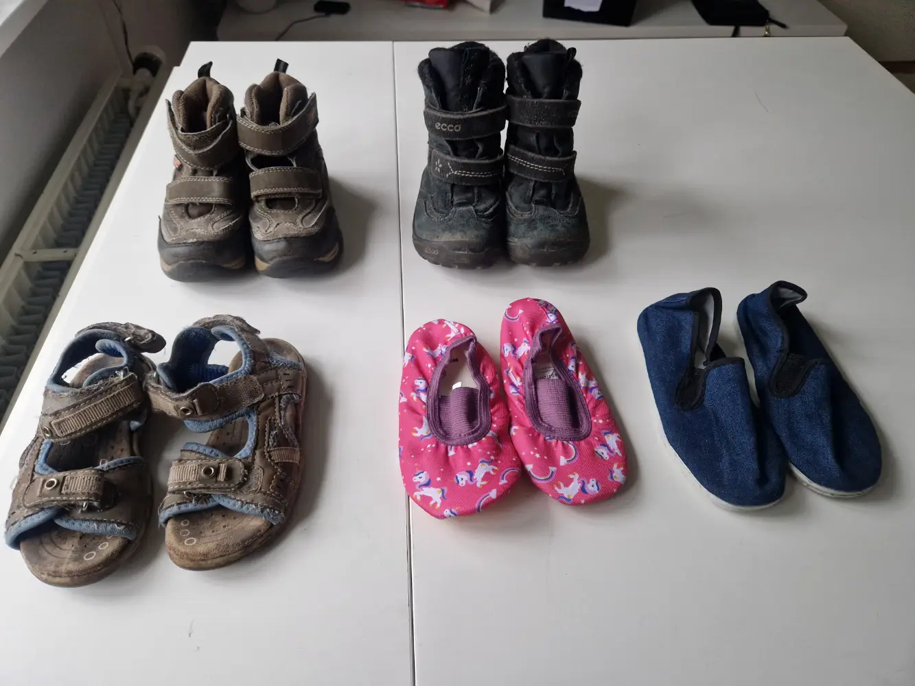 Køb Ecco, skofus, walk x m.fl 4 par sko i 25 af Helene på Reshopper · secondhand til børn, og
