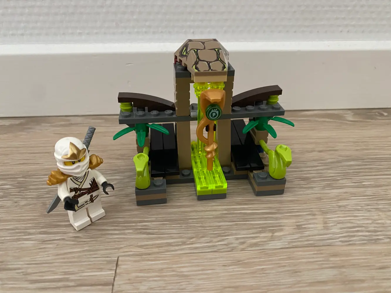 LEGO Ninjago Ildrobot af Mikael Reshopper · Shop secondhand børn, mor og