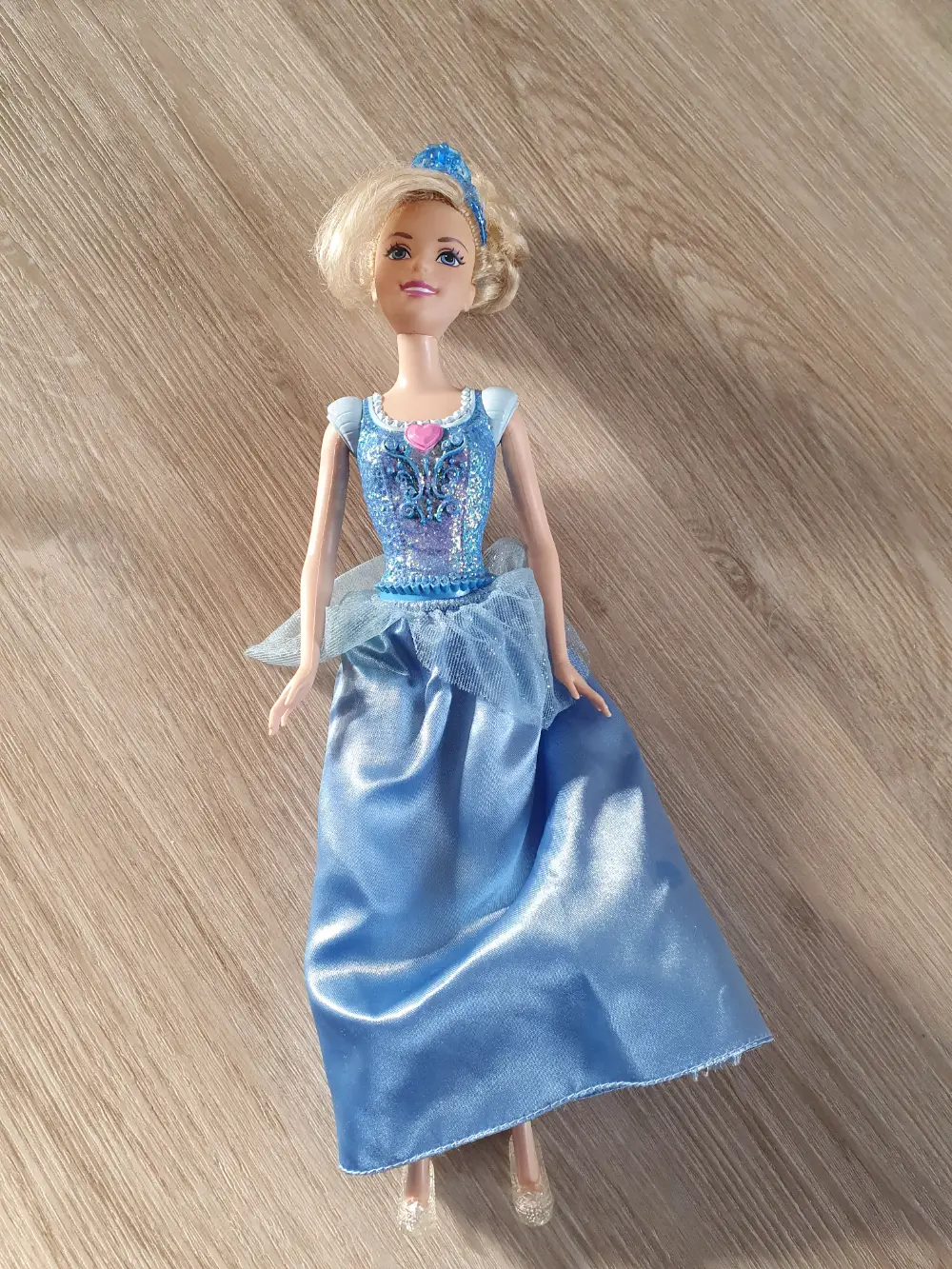 Køb Barbie Askepot af Janne på Reshopper · secondhand børn, mor og bolig