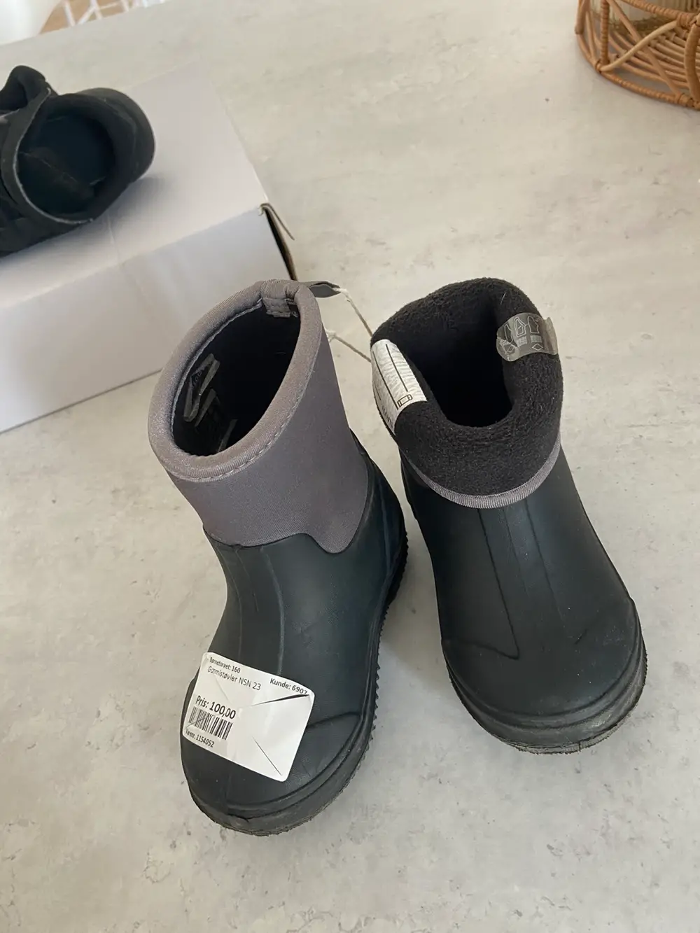 Køb Kvickly Gummistøvler størrelse 23 af Stine på Reshopper · Shop secondhand til børn, mor og bolig