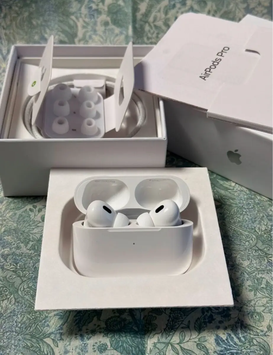 Køb Apple AirPods pro fra Sergiu B på Reshopper