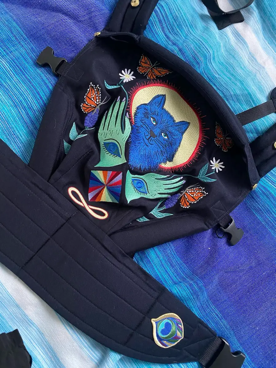 Køb Artipoppe Mama Wolf Zeitgeist fra Annette R på Resh