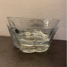 Køb Erik Bagger Flower Glasskåle fra Jane B på Reshoppe
