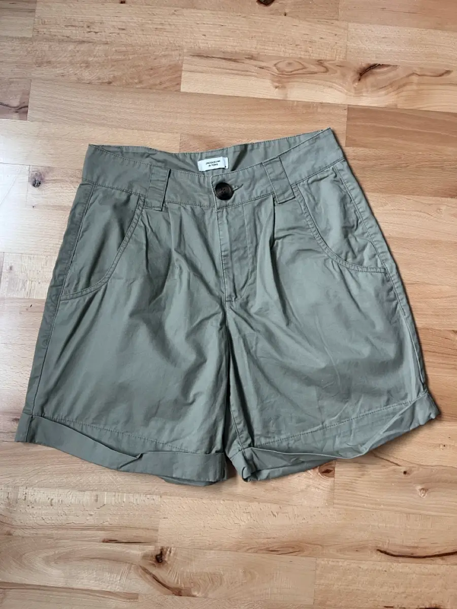 Køb Jacqueline de Yong Shorts fra Julie J på Reshopper