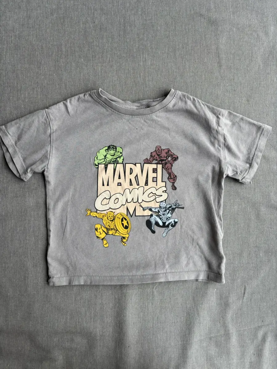 Køb HM T-shirt Marvel fra Tanja P på Reshopper