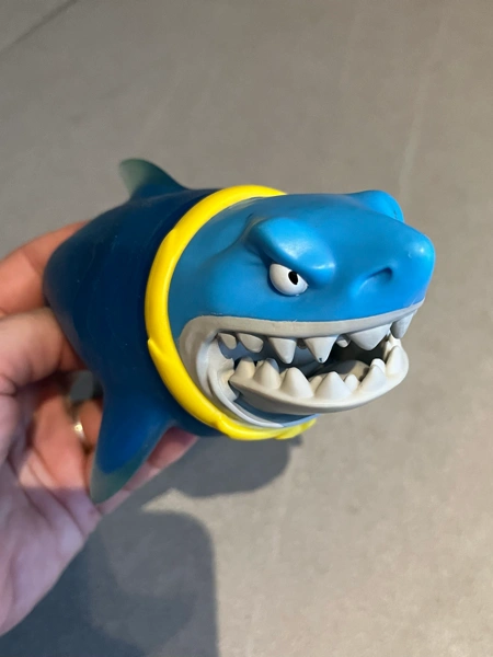 goo jit zu pantaro Køb Goo jit zu Goo jit zu primal shark fra Lea R på
