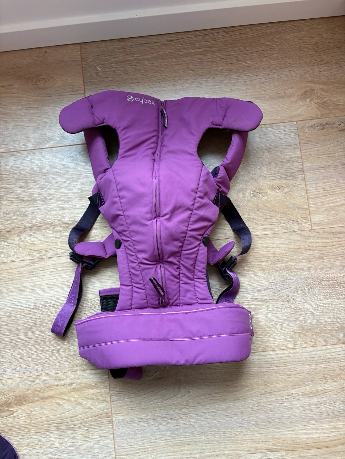how to install maxi cosi car seat Peri™ 180° Rotating Infant Base Accent Color:Gold Coach Mini Charlie Black 18650 Battery